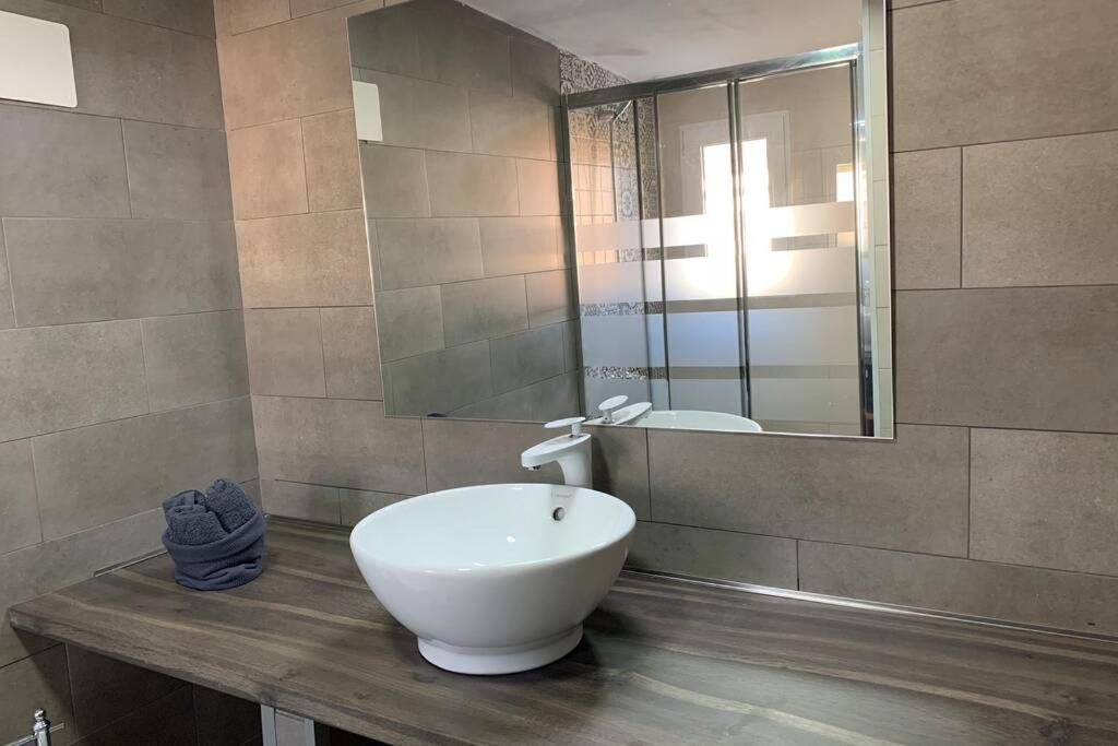 Casa Del Arbol En El Delta Del Ebro Apartment เดลแตเบรอ ภายนอก รูปภาพ